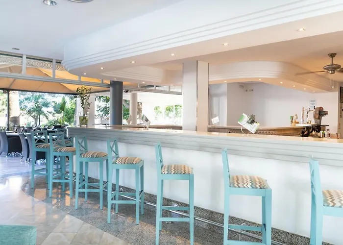 Tropicana Отель